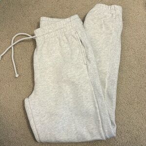 Aritzia TNA Cozy Fleece Boyfriend Jogger Sweatpants